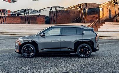 Kia EV4 признан Лучшим семейным автомобилем 2026 года