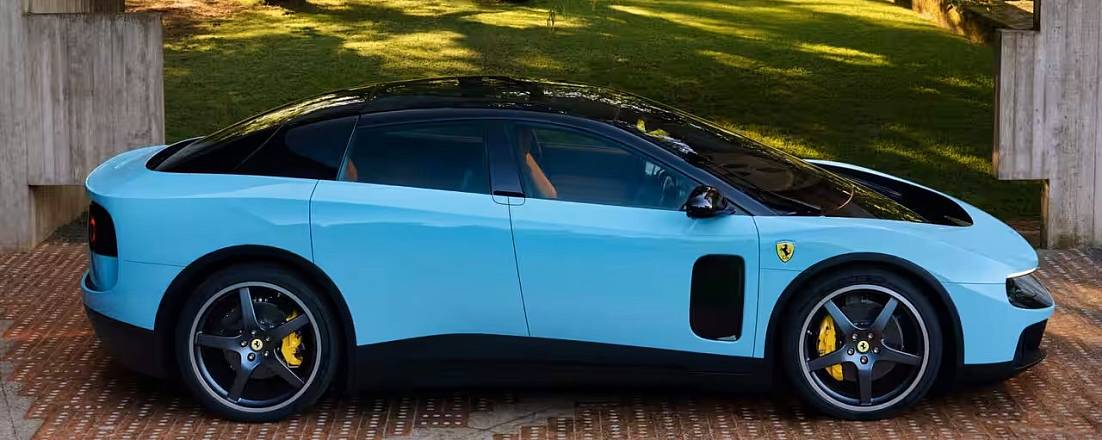 Компания Ferrari показала первый серийный электромобиль в своей истории
