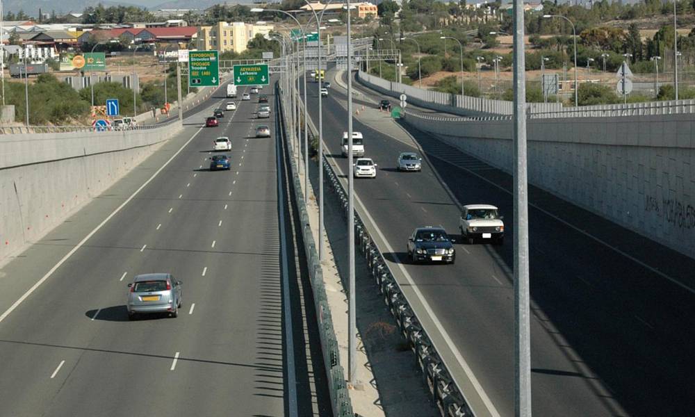 На Кипре растет интерес к гибридным машинам и электрокарам